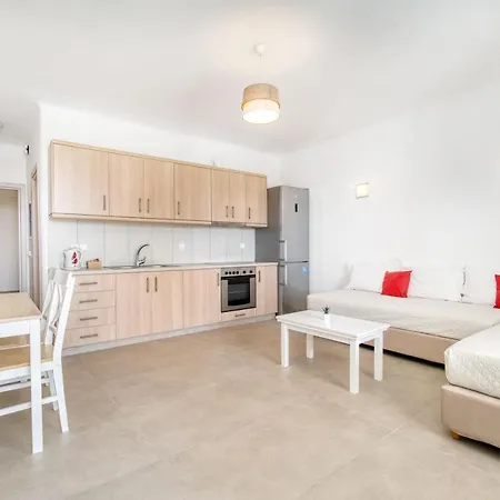 Lofos 4* Platis Yialos